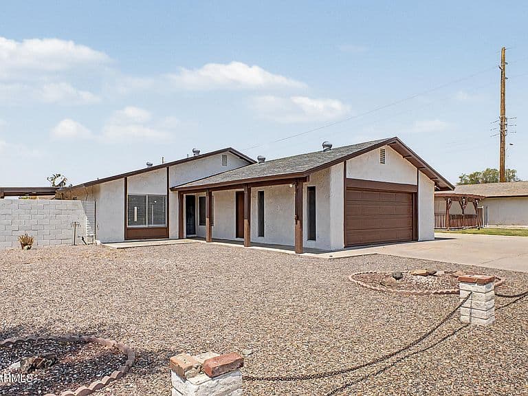 8934 N 55TH Drive photo 4