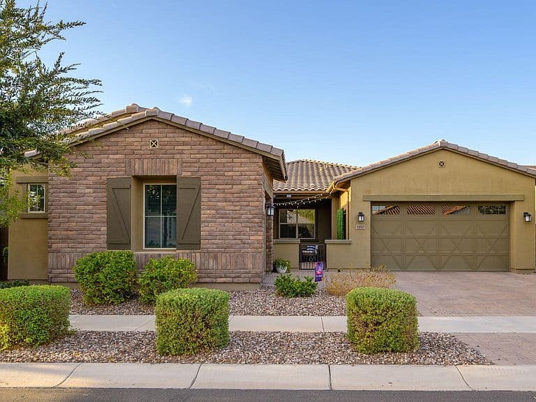 1900 E ASTER Place photo 3