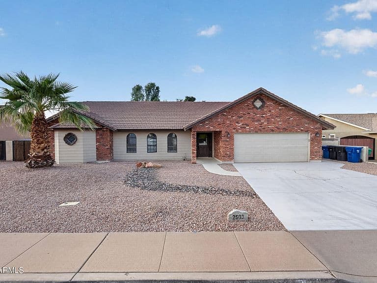 2503 E LEONORA Street photo 1