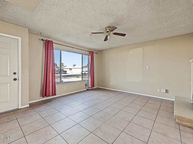 8717 W CLARENDON Avenue photo 5