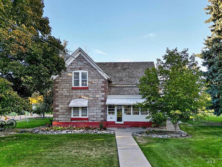 115 W Poplar St photo 1