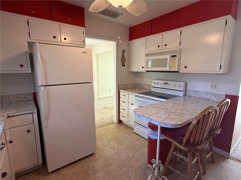 1641 Custer Ave photo 5