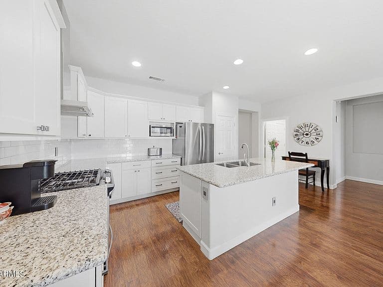 20803 W Ridge Road photo 3