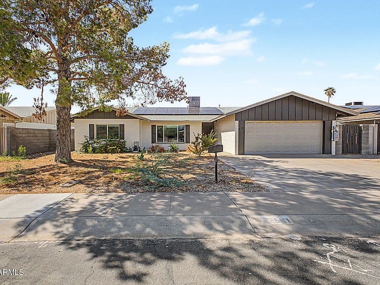 5111 W GREENWAY Road photo 1