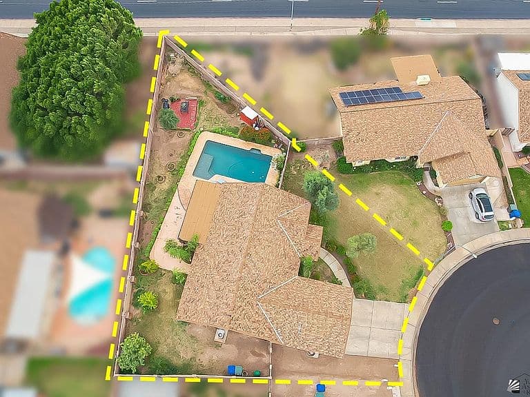 1577 S 34th Ave photo 2