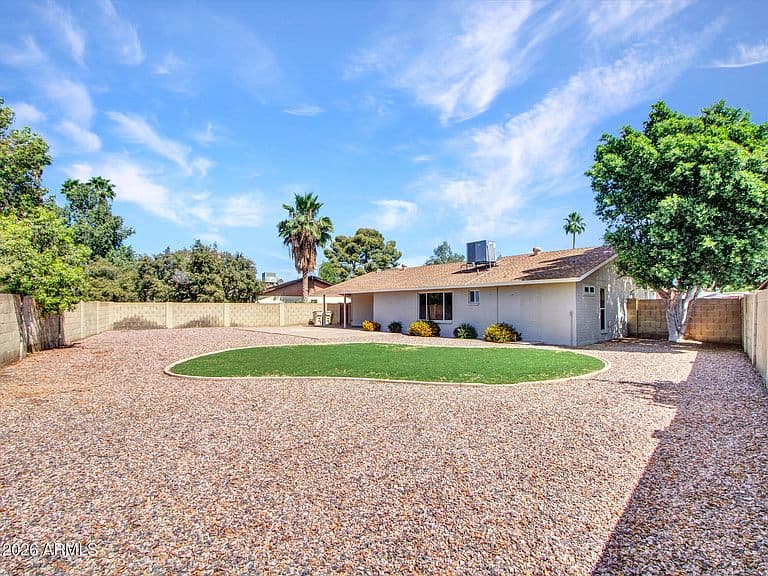 4915 W SHANGRI LA Road photo 4
