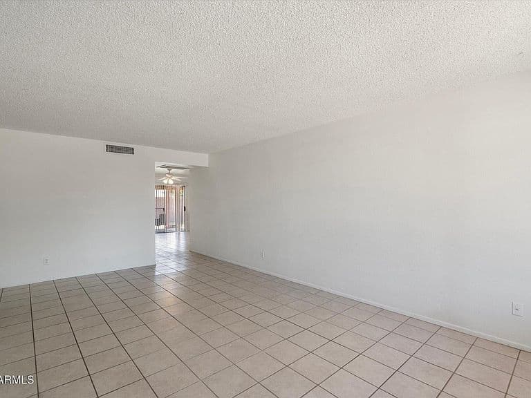 2104 E CORNELL Drive photo 4