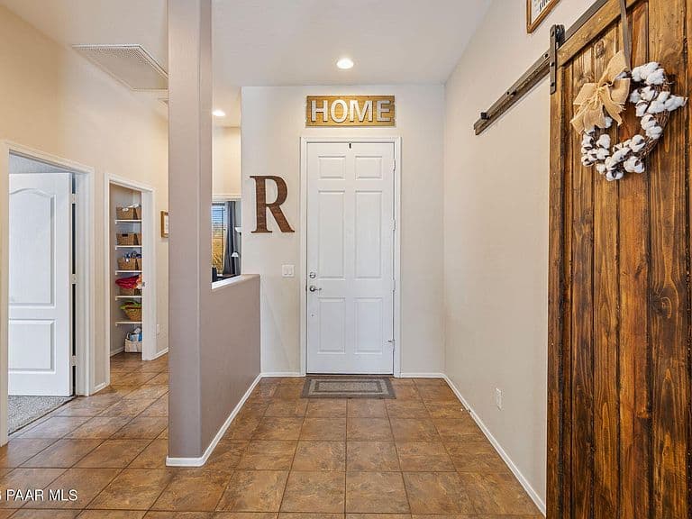 7135 N Windy Walk Way photo 4