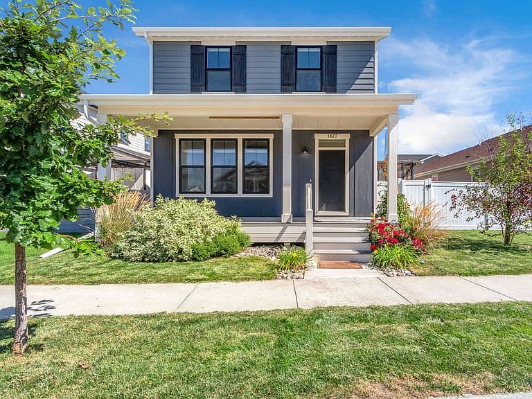 1827 Annas Garden Ln photo 1