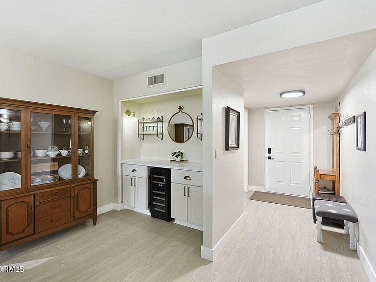 301 E HELENA Drive photo 3