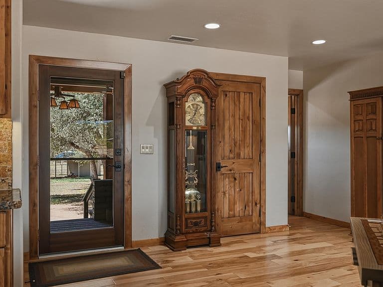 180 W Liberty Ln photo 5