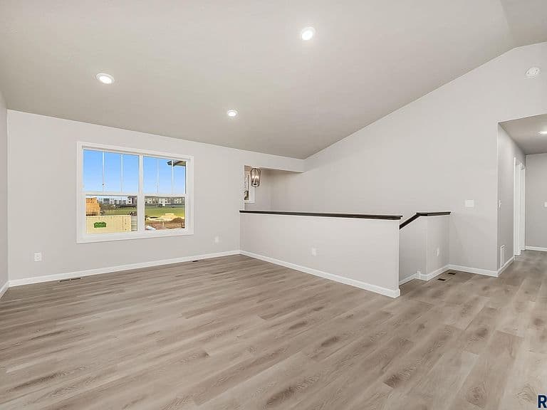 2205 E Alexa St photo 4