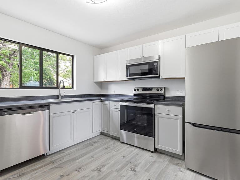 334 Saint Charles St photo 1