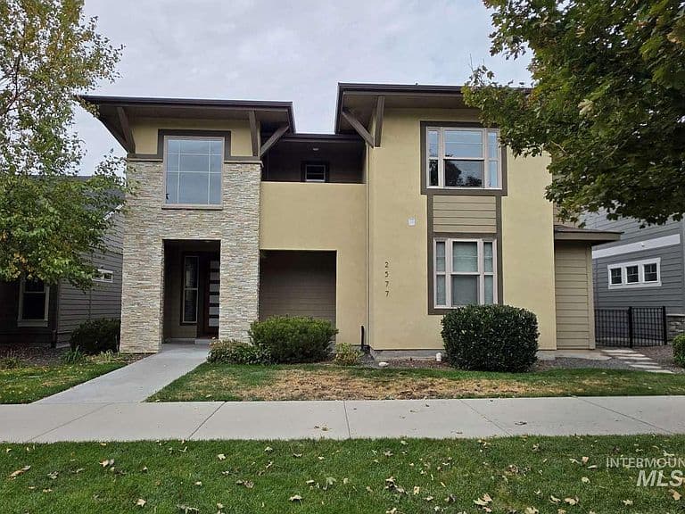 2577 S Trailwood Way photo 1