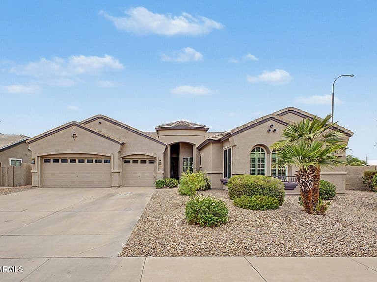 2972 E WINGED FOOT Drive photo 2