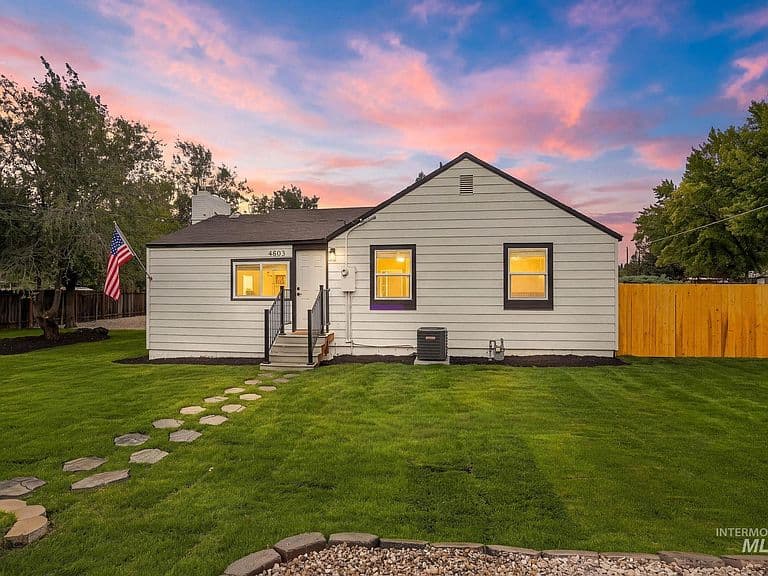 4803 W Targee St photo 3