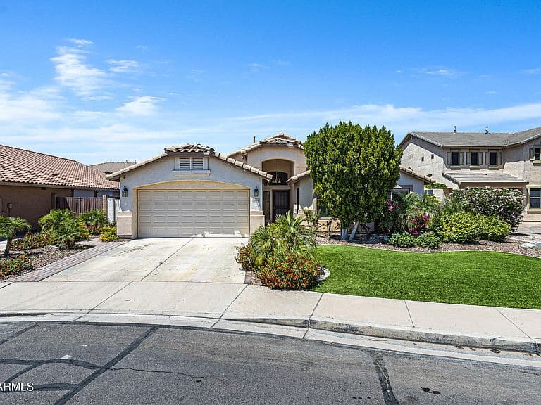 4394 E RUNAWAY BAY Drive photo 5