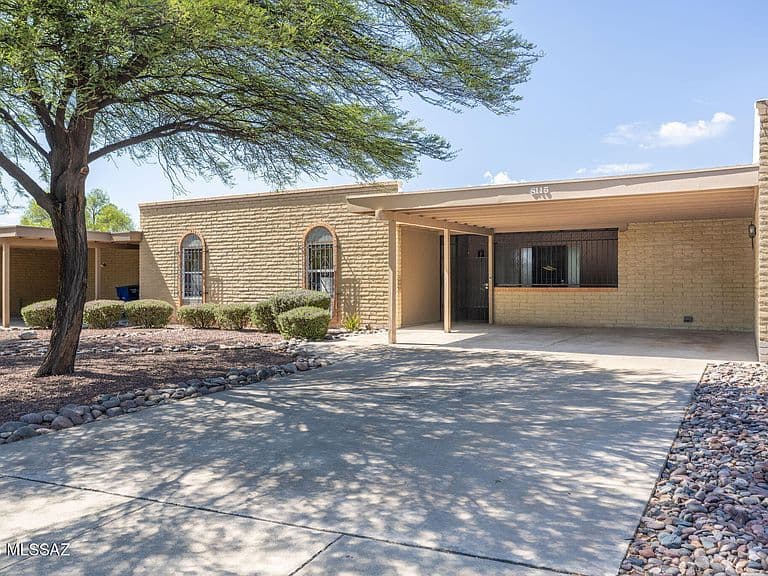 8115 E Estes Ln photo 1