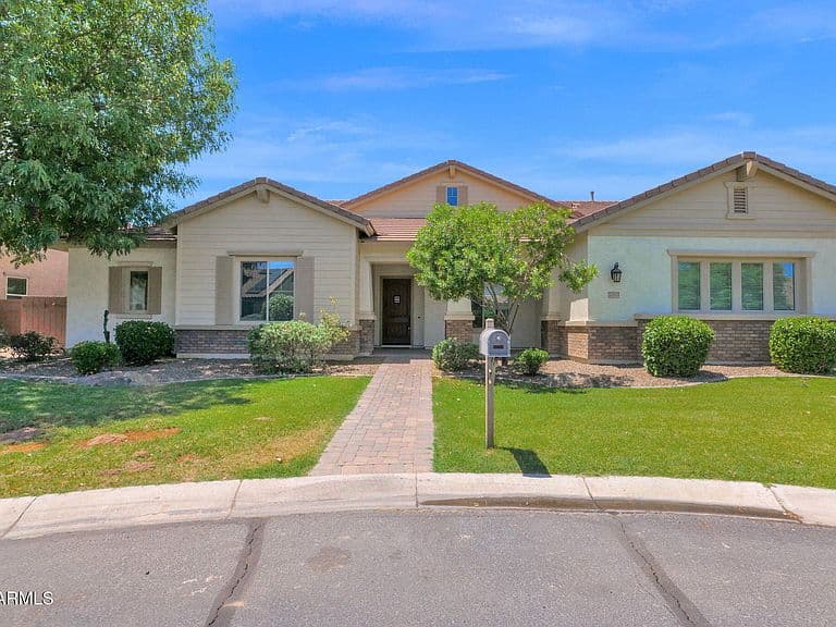 21933 E PICKETT Court photo 4