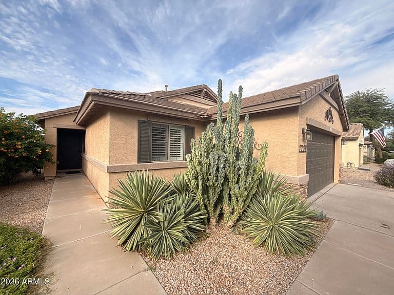 1739 W DESERT CANYON Drive photo 1