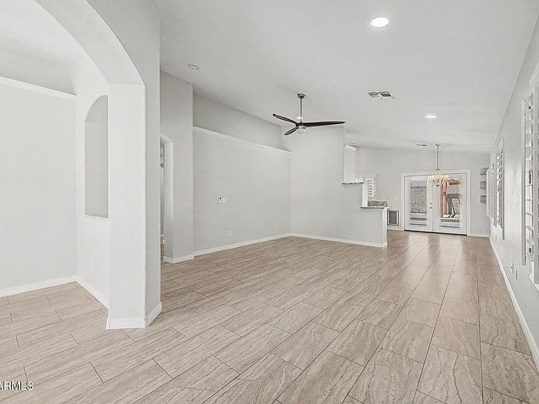 8160 W MARY ANN Drive photo 5
