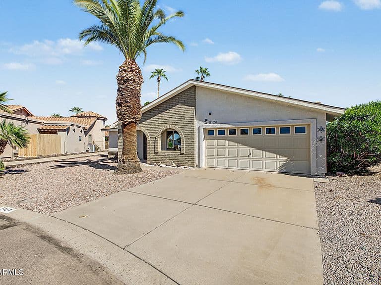 8128 E EMELITA Court photo 1