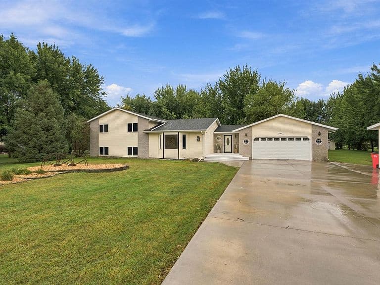 27091 Mariah Pl photo 2