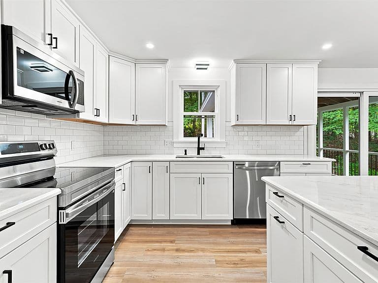 153 Squantum Road photo 4