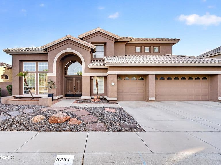 6261 W LOUISE Drive photo 2