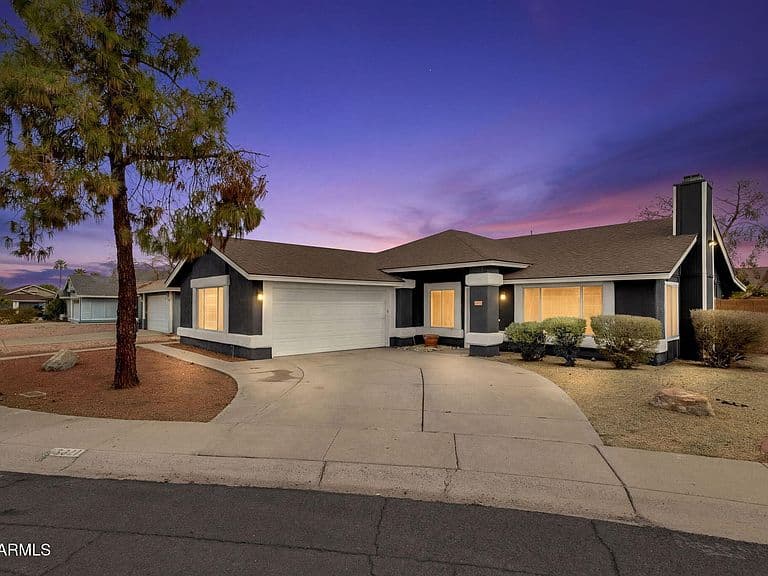 5021 N 86th Ave photo 1