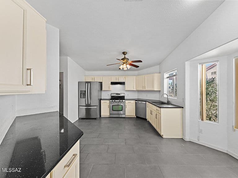 8999 E Fairway Groves Dr photo 4