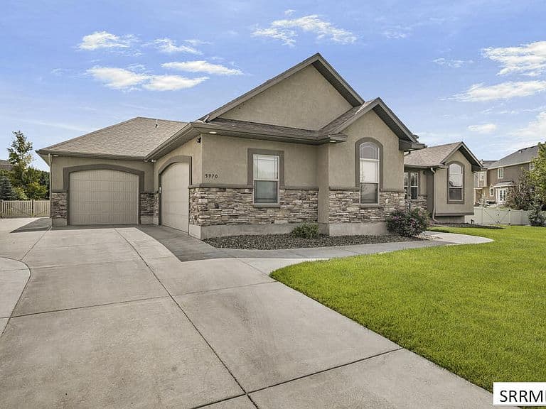 5970 Pheasant Dr photo 4
