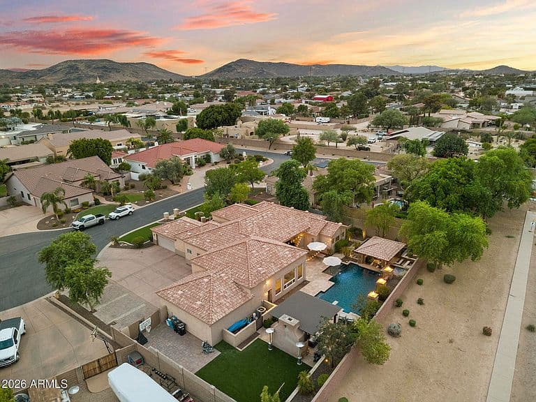 4744 W VILLA LINDA Drive photo 2