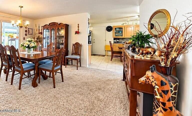 2313 N Honeysuckle Dr photo 4