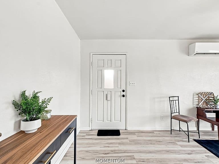 2553 Country Club Drive photo 4