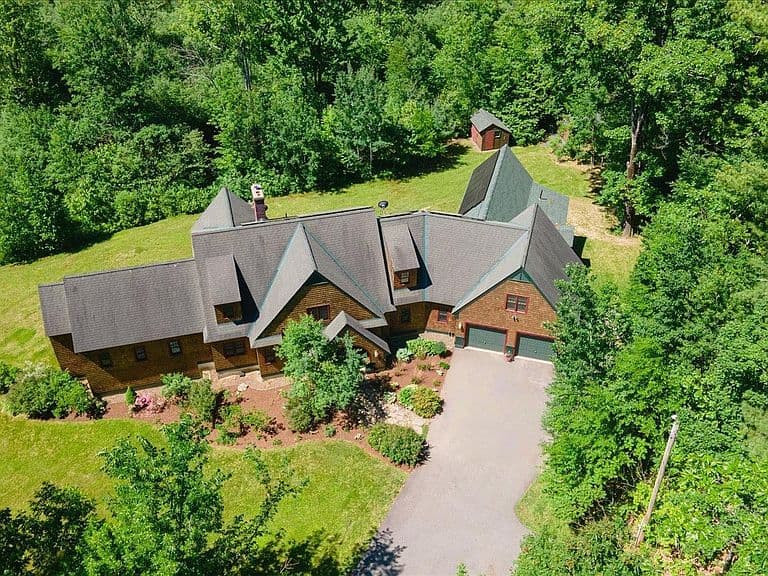 662 Hurricane Road photo 1