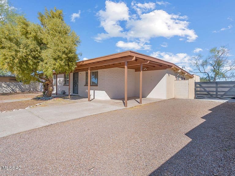 7739 E Pecan St photo 4