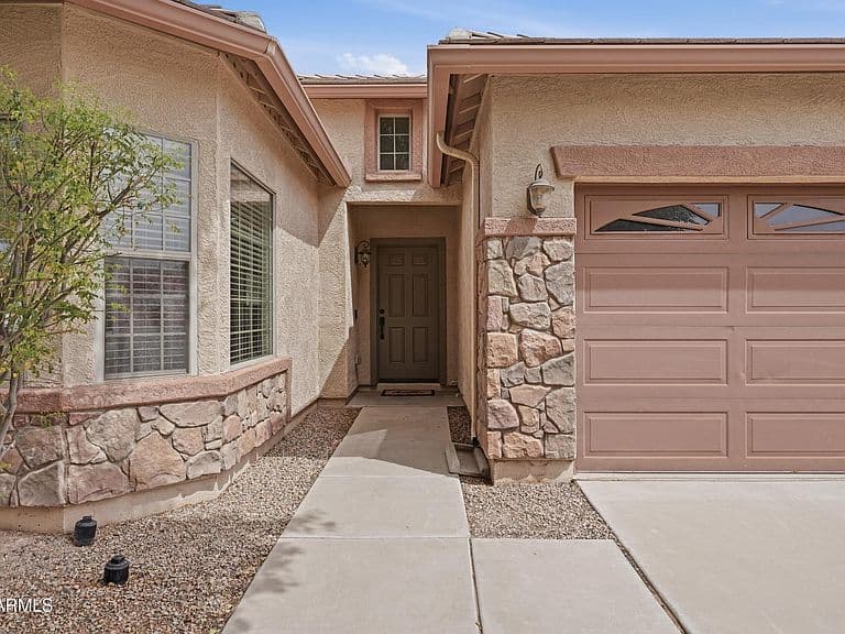 334 W RIO Drive photo 3
