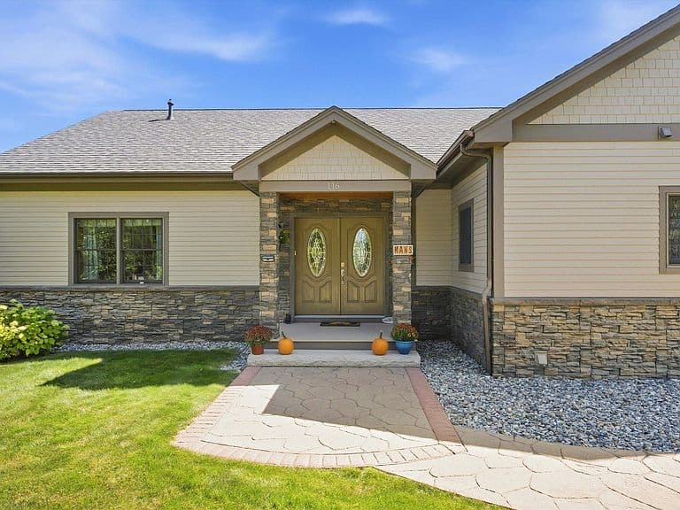 116 Greystone Lane photo 5