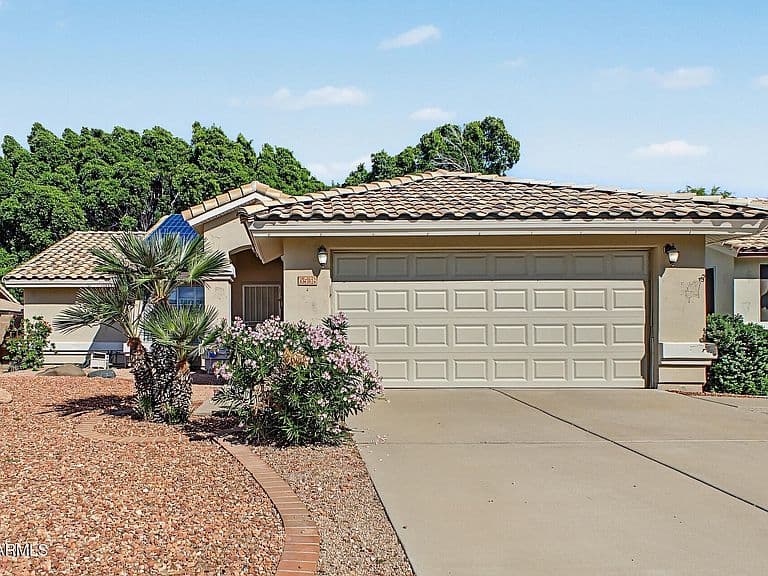 6538 E RUSSELL Street photo 2