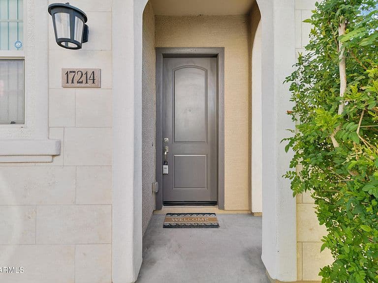 17214 N 9TH Place photo 2