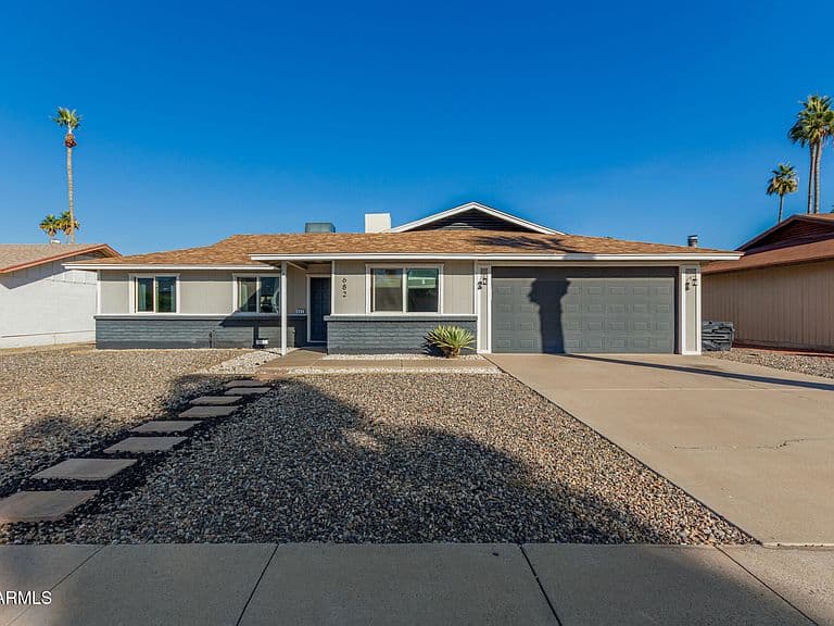 682 W GAIL Drive photo 2