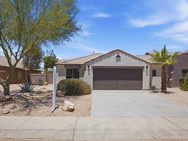 3020 E COLONIAL Place photo 2
