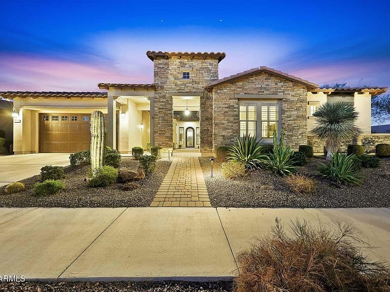20944 W HILLCREST Boulevard photo 2