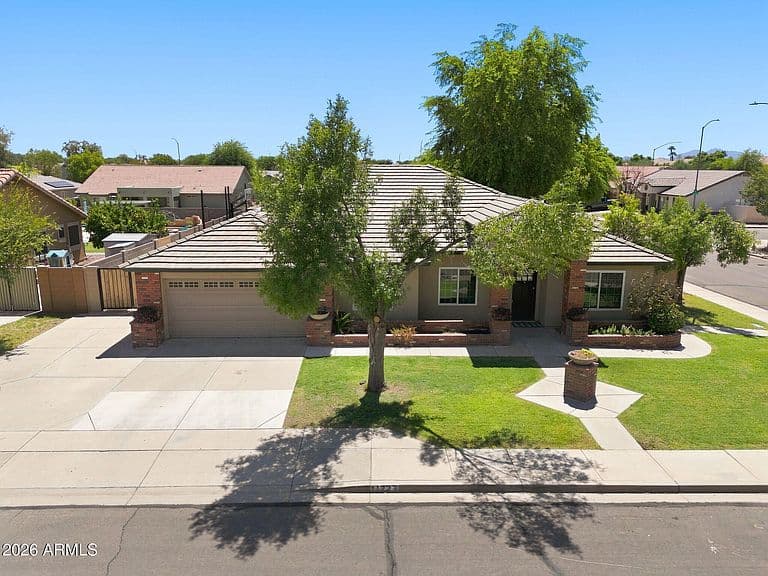 11223 E RAMONA Avenue photo 2
