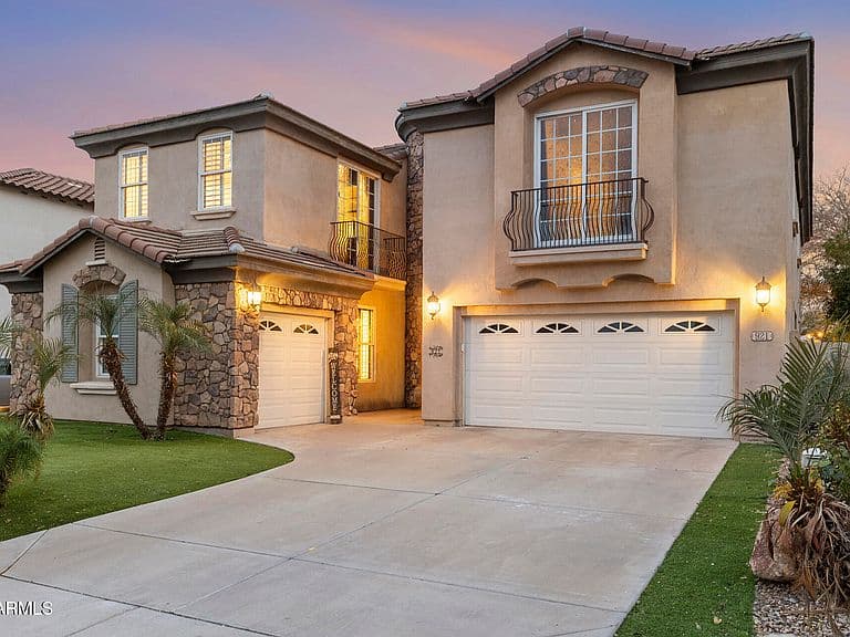 921 E CANYON Way photo 2