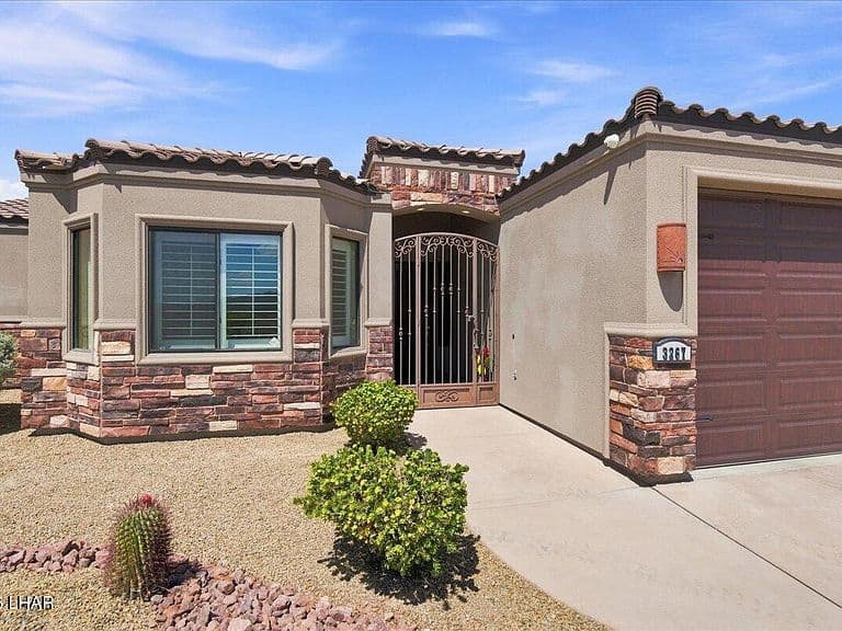 3267 Esmerelda Dr photo 4