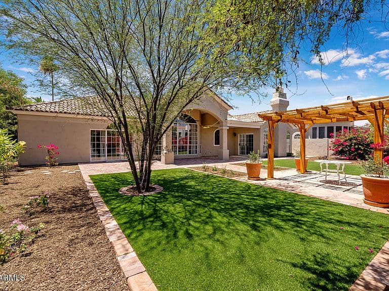 10150 E SAN SALVADOR Drive photo 1