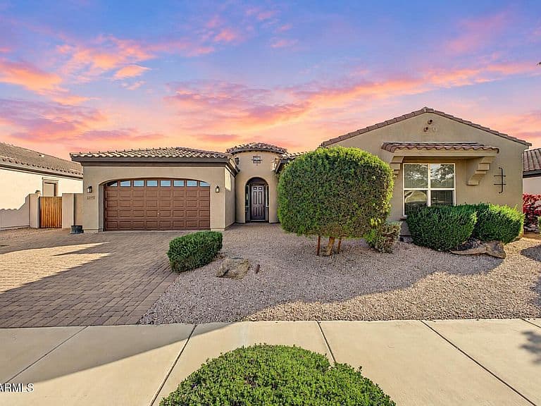 22451 E PECAN Lane photo 3