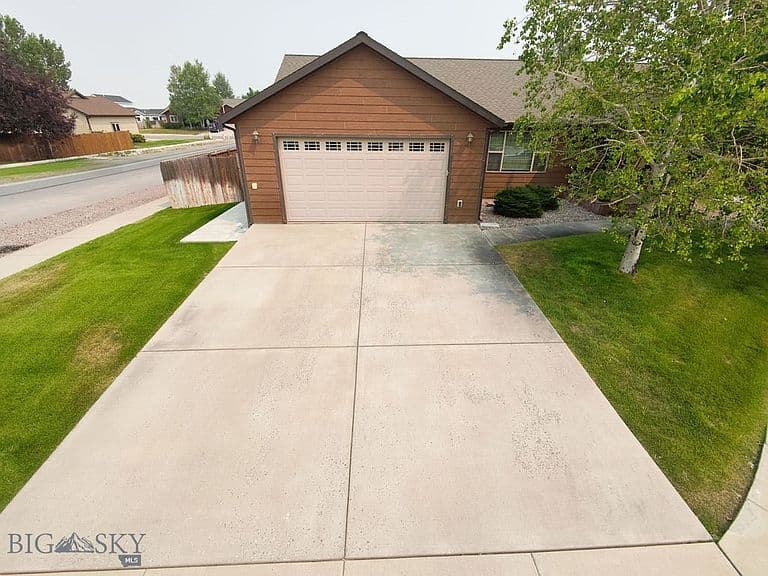 904 Ernie Ct photo 2